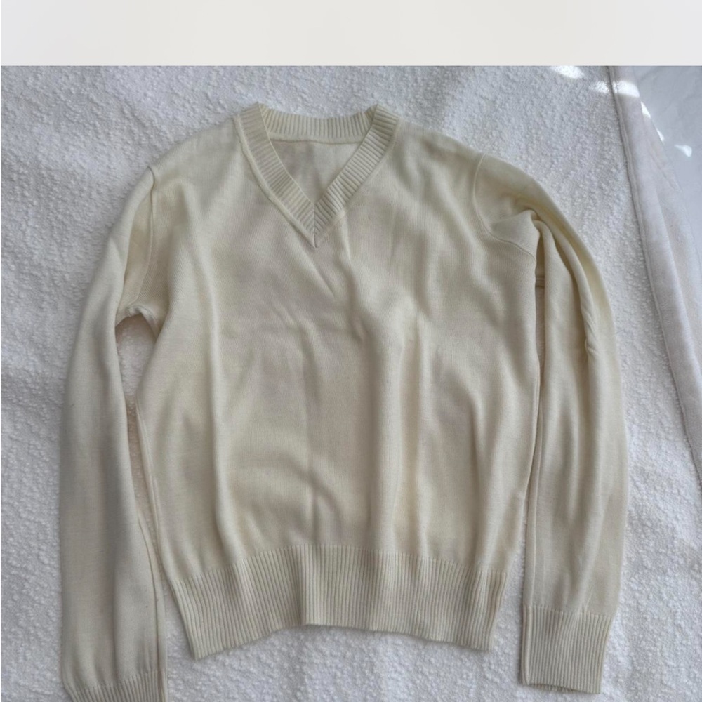 Vintage knit vneck